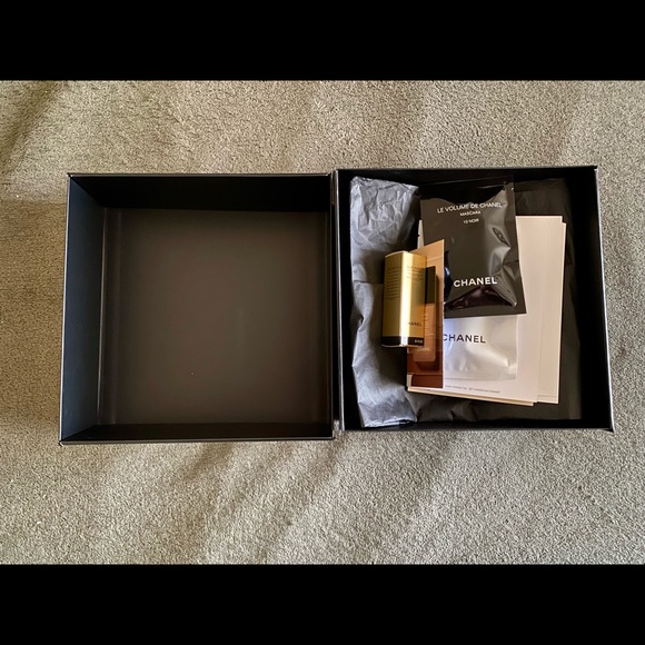 NEW Chanel Perfume Box with Assorted Samples - Picture 7 of 9